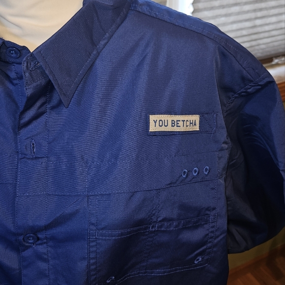 You Betcha short sleeve xl button down utility shirt. - Picture 2 of 9